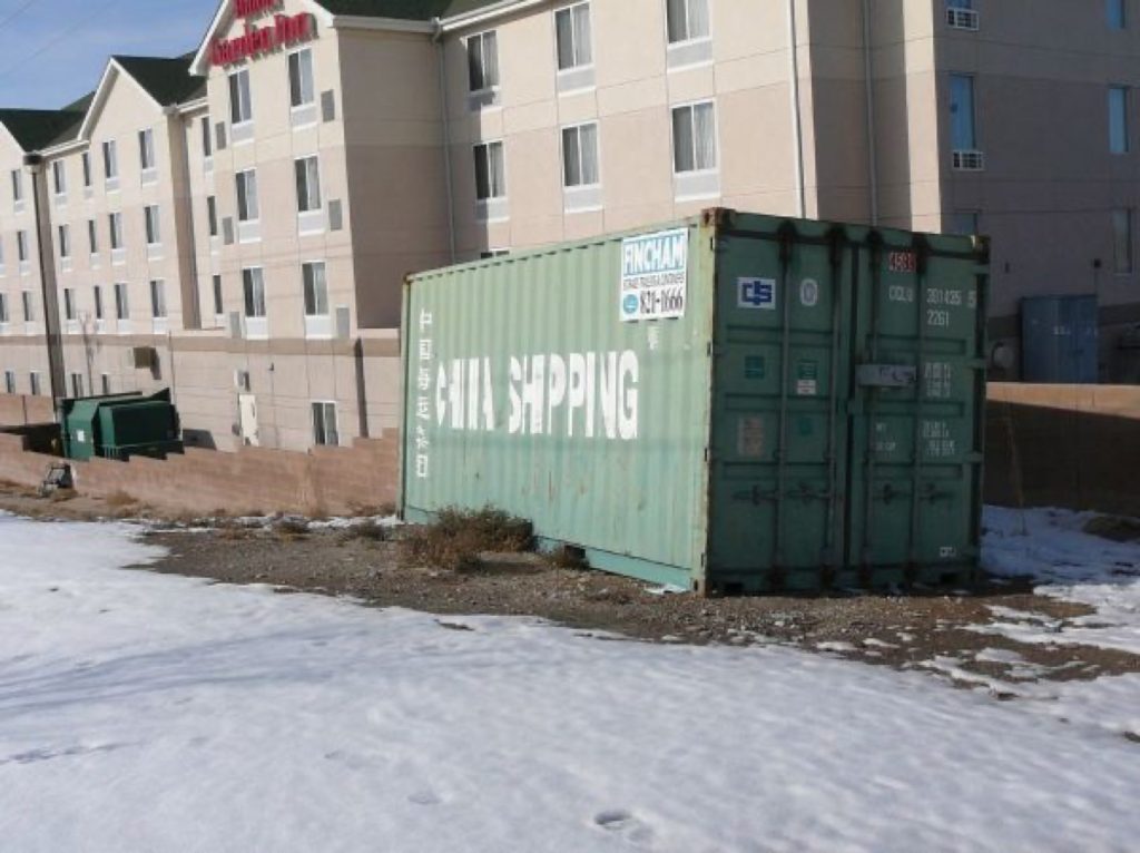 港口集装箱货柜，Abandoned Shipping Container