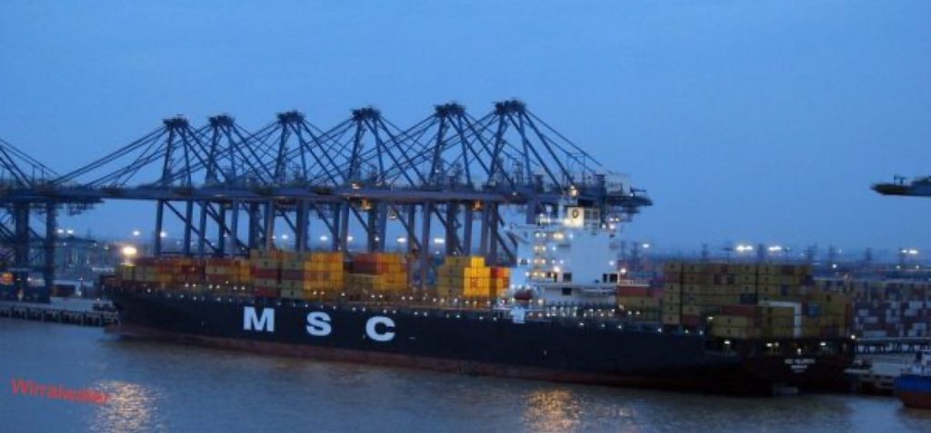 货柜码头，MSC Valencia