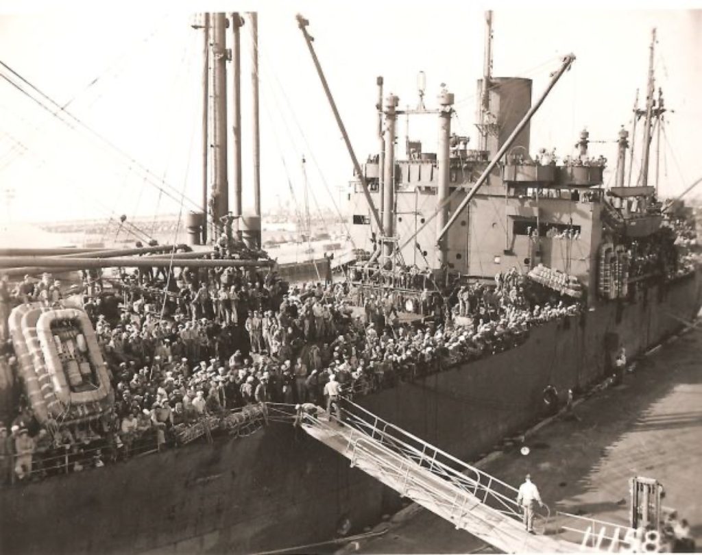 货柜码头，Seabees coming home from the war in the Pacific