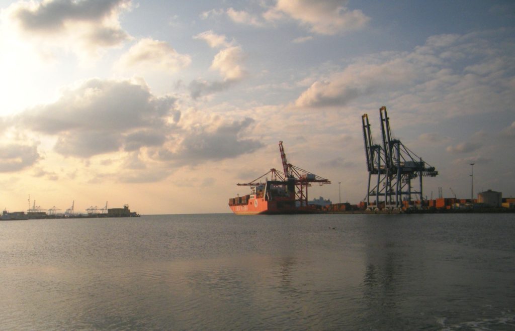 集装箱堆场，The container terminal at the Port of Djibouti