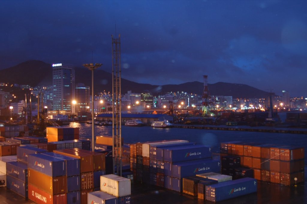集装箱堆场，Korea busan pusan harbour cargo container terminal