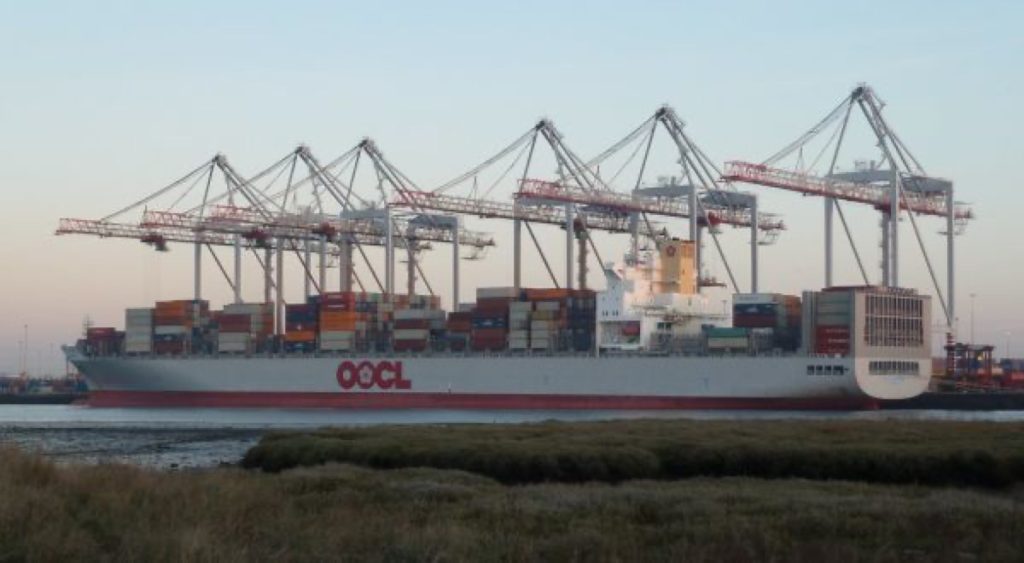 集装箱堆场,Southampton Container Terminal - OOCL Washington