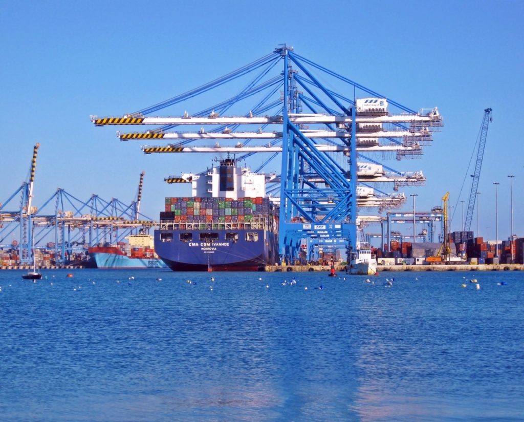码头货柜船，Free container ship dock image