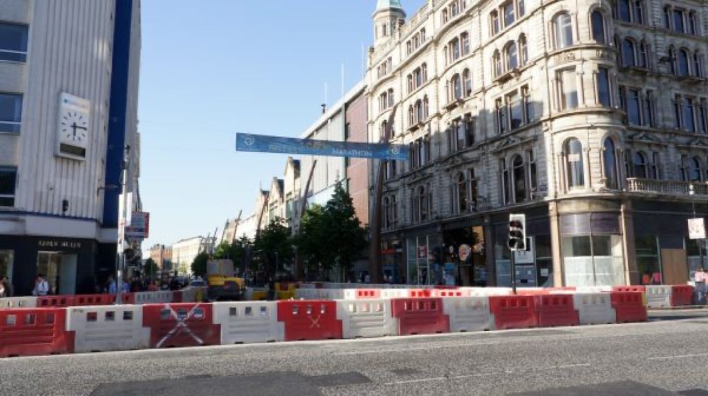 码头货柜船，Belfast
