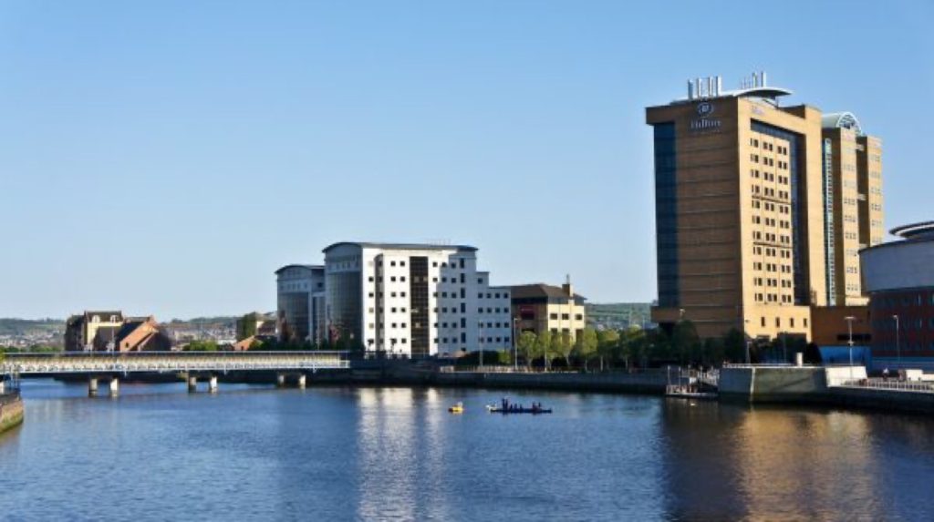 码头货柜船,Belfast