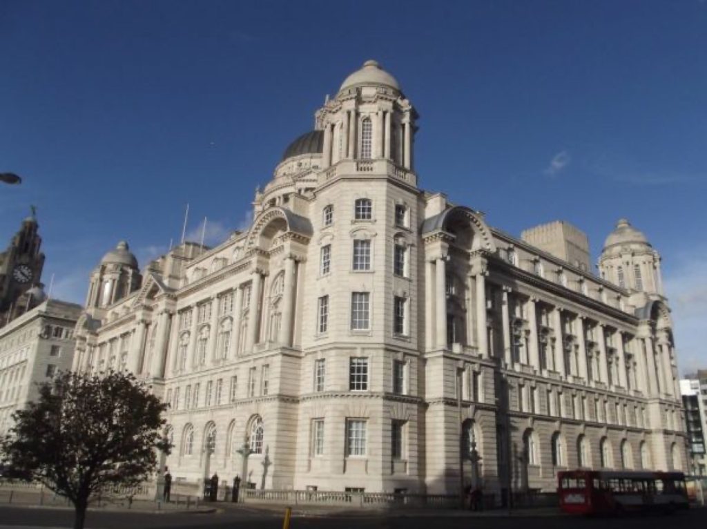 码头货柜船，The Three Graces - Liverpool Waterfront - Port of Liverpool Building