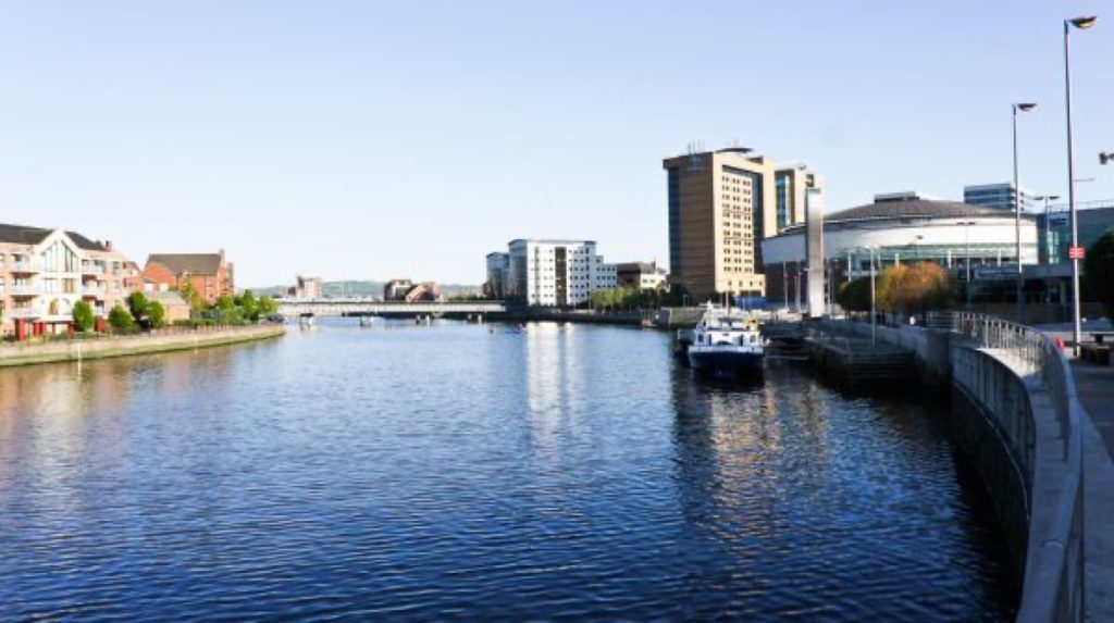 码头货柜船，Belfast