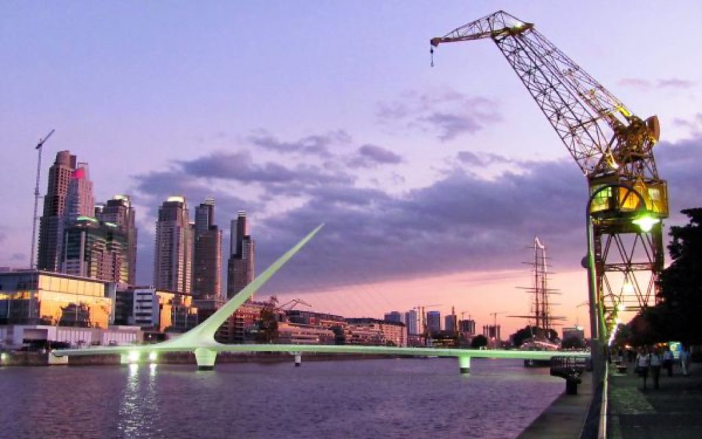 码头货柜船,Puerto Madero