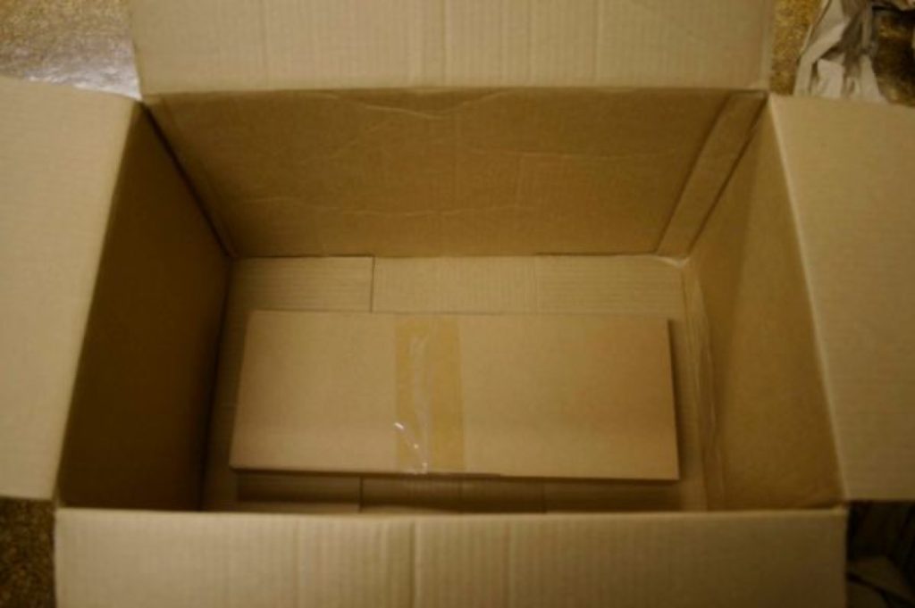 仓库纸箱，Apple Keyboard shipping packaging