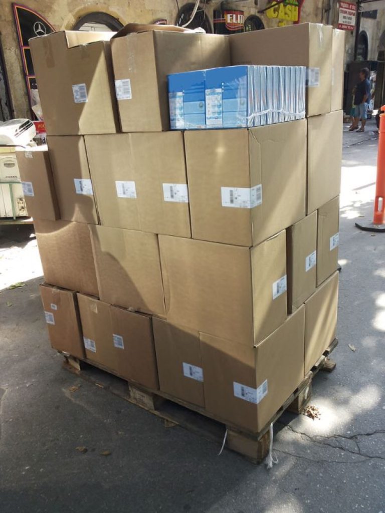仓库纸箱，Pile of Boxes