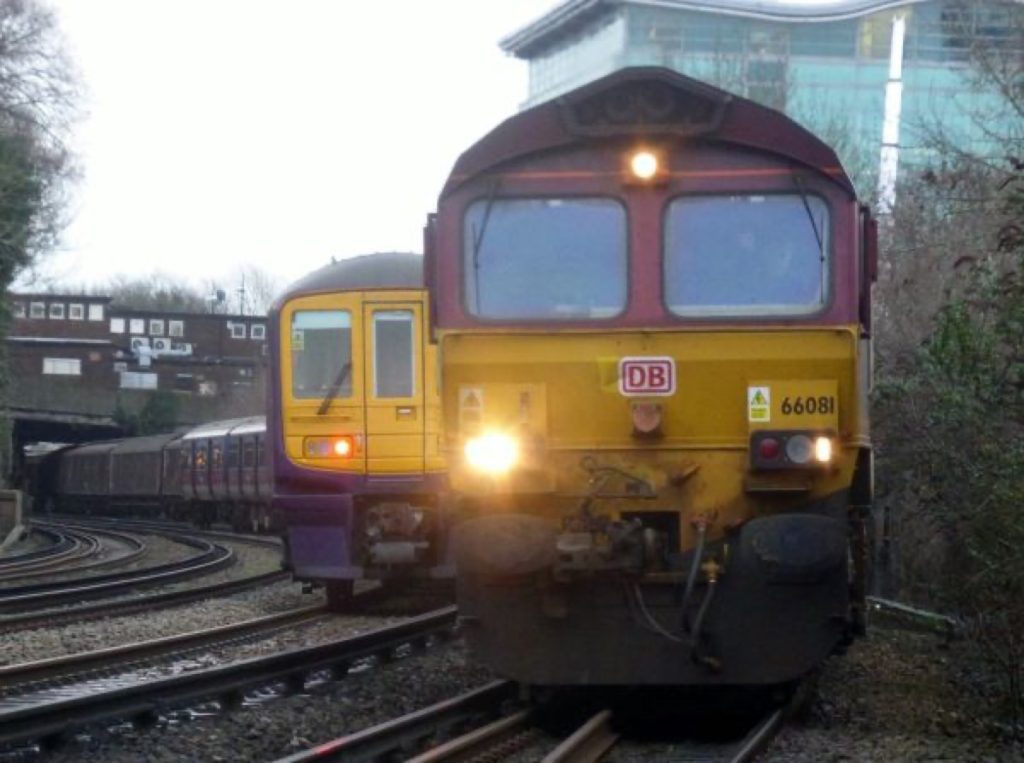 货运仓库,66081 Dollands Moor to Wembley 6B20 (6B41) eau minerale