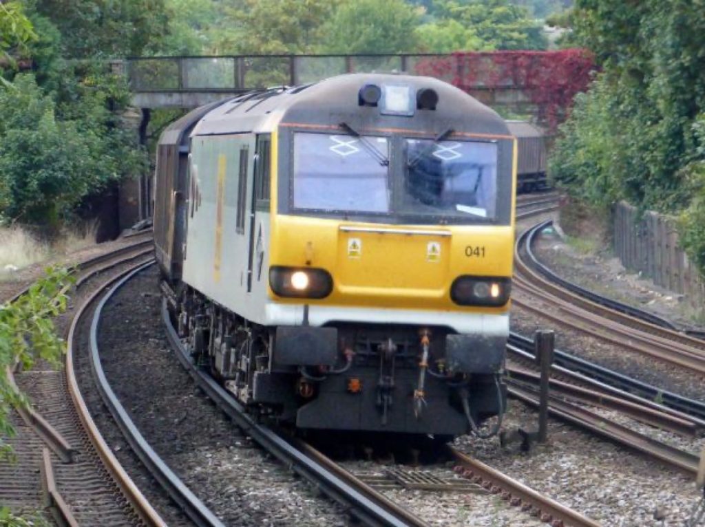 货运仓库,92041 Daventry to Dollands Moor 6O67 empty bottled water