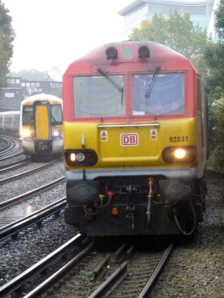货运仓库，92031 missing headlamp glass works Dollands Moor to Wembley 6B20 (6B41) Evian and Volvic eau minerale Danone bottle