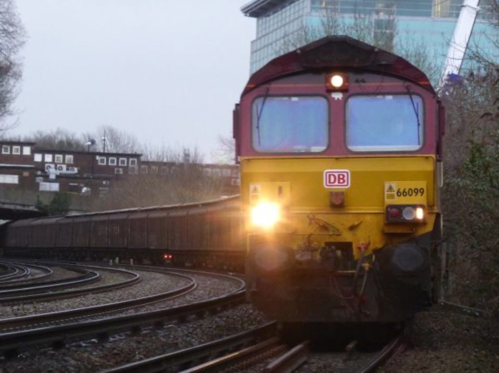 货运仓库，66099 Dollands Moor to Wembley 6B20 (6B41) eau minerale
