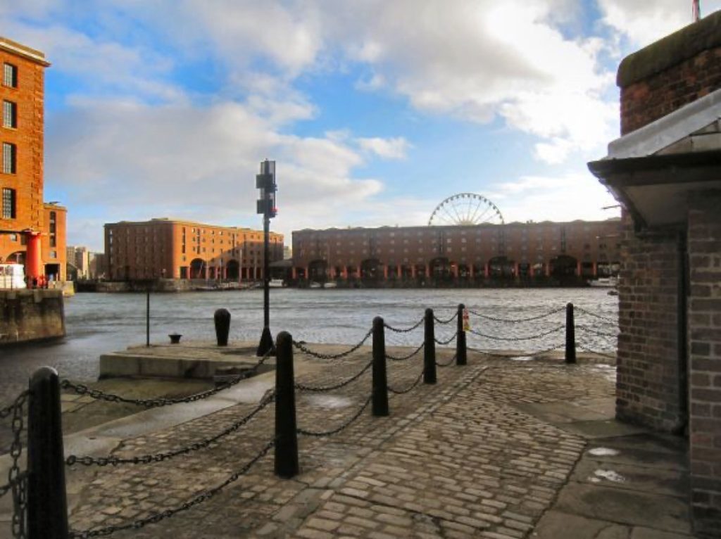 装货月台，THE ALBERT DOCK..LIVERPOOL, UK.