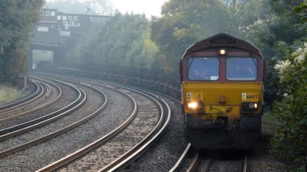 装货月台，66077 Dollands Moor to Scunthorpe Redbourne Sidings 4E26 empty steel from Ebange