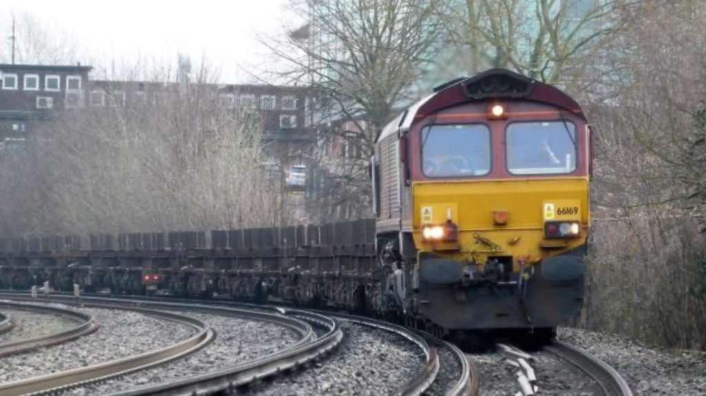 装货月台，66169 Dollands Moor to Scunthorpe 4E26 from Ebange France