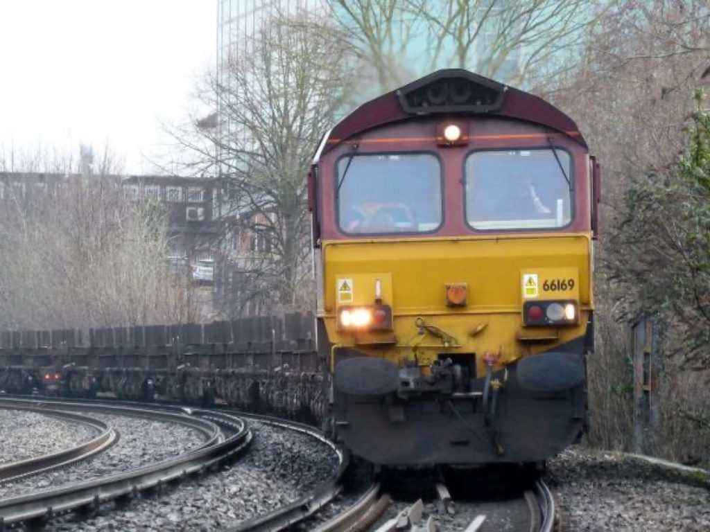 装货月台，66169 Dollands Moor to Scunthorpe 4E26 from Ebange France