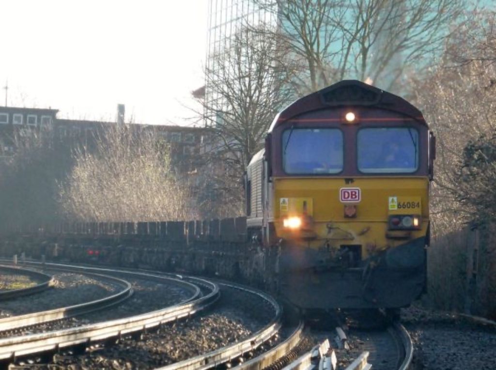 装货月台，66084 and 66 number 181 Dollands Moor to Scunthorpe 4E26