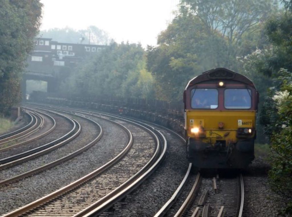 装货月台，66077 Dollands Moor to Scunthorpe Redbourne Sidings 4E26 empty steel from Ebange