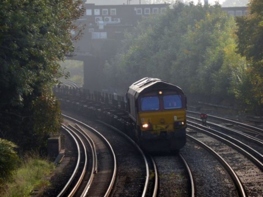 装货月台，66077 Dollands Moor to Scunthorpe Redbourne Sidings 4E26 empty steel from Ebange