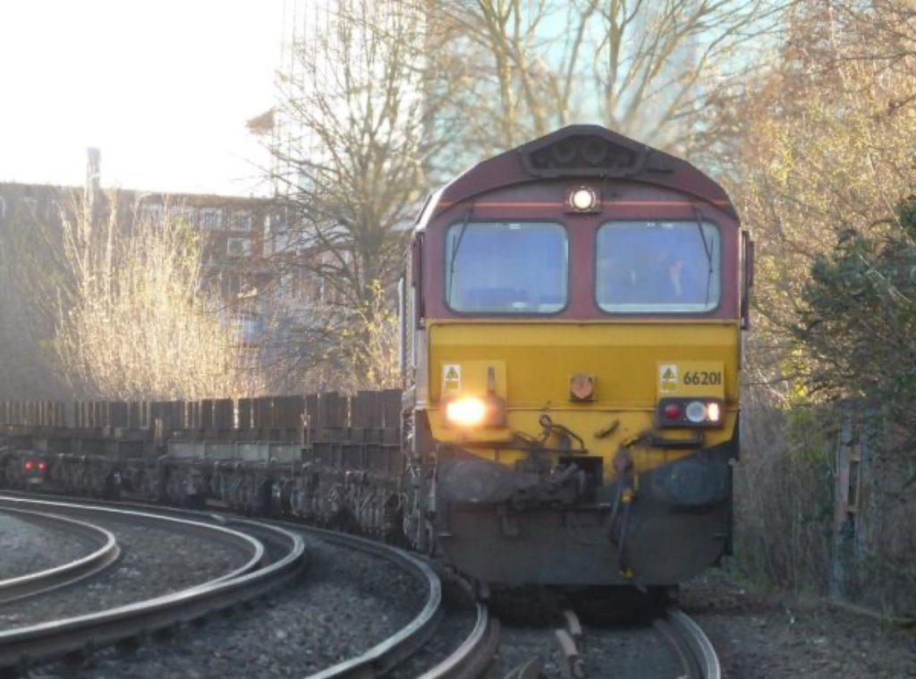 装货月台，66201 Dollands Moor to Scunthorpe 4E26 empty steel from Ebange