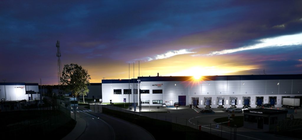 物流仓库，File:Autodoc Logistics Warehouse in Stettin.jpg