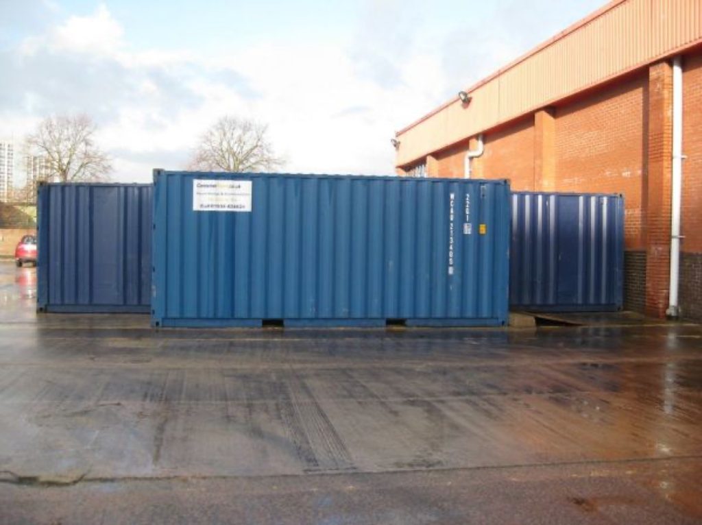 物流仓库，storage-containers-in-formation