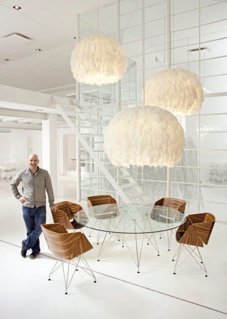 物流仓库，Haldane Martin Studio, Fiela Feather Chandeliers, Weightless Round glass Table, Weightless Tub Chairs, Designed by