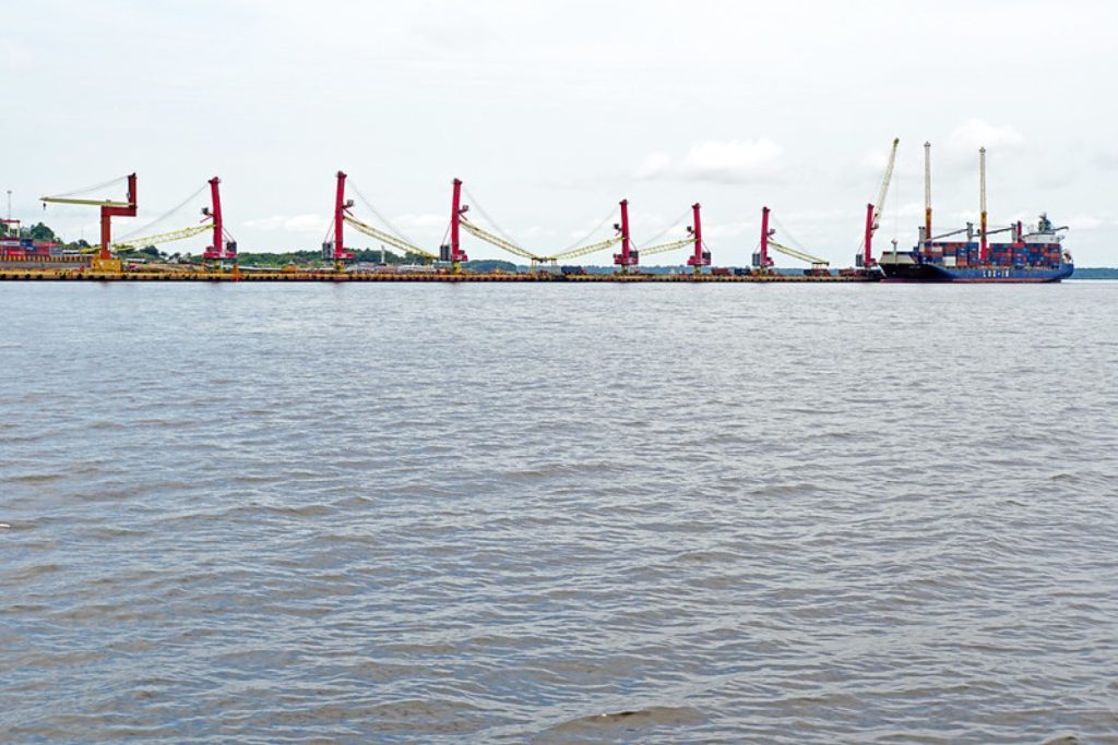 集装箱堆场，Brazil-00243 - Container Terminal