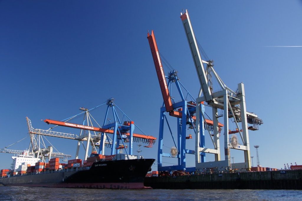 集装箱堆场，container terminal