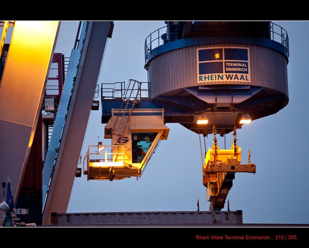 集装箱堆场，210/365 Rhein Waal container terminal in Emmerich