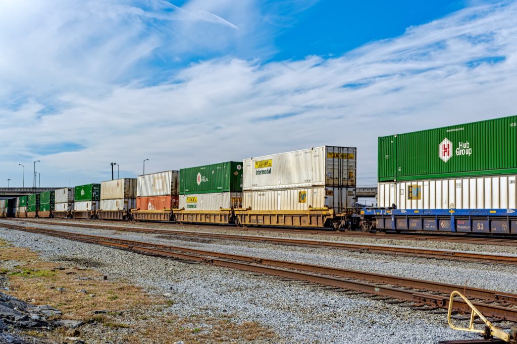 联运货柜，Intermodal Freight Containers on Flat Cars - Knoxville, Tennessee - November 8, 2014
