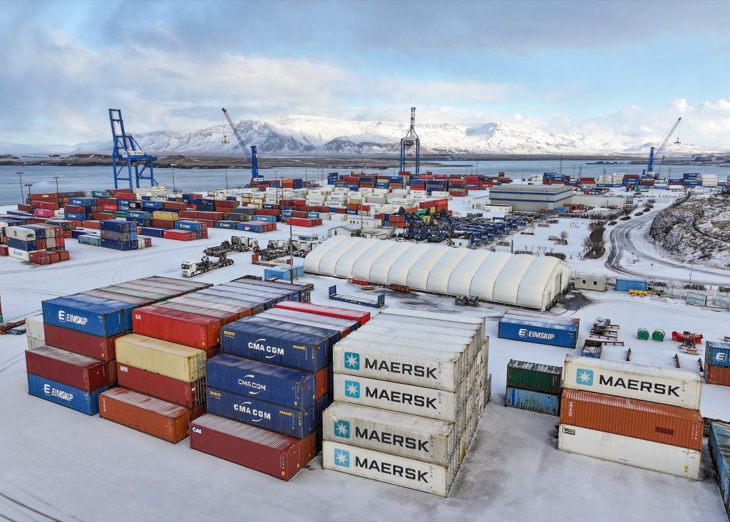 港口集装箱货柜,Eimskip container terminal at Port of Reykjavík.jpg