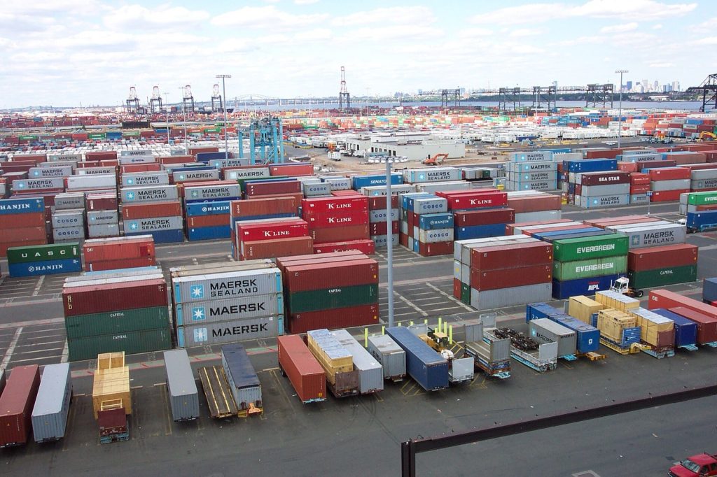 港口集装箱货柜，Line3174 - Shipping Containers at the terminal at Port Elizabeth, New Jersey - N