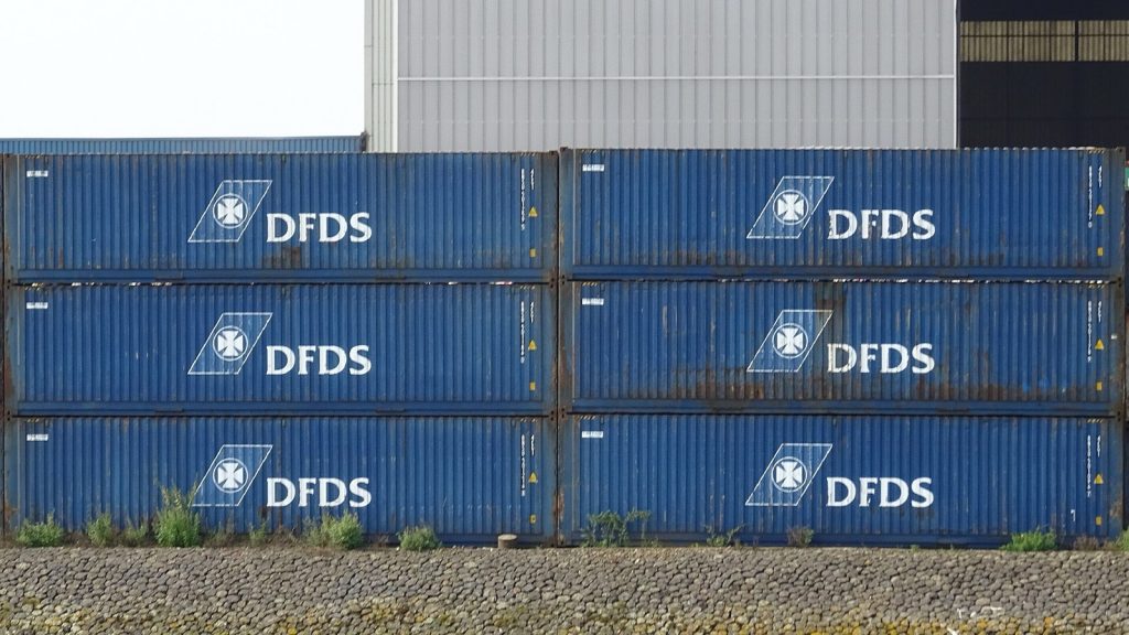 港口集装箱货柜，Shipping container - DFDS - Port of Rotterdam - 2017 - 4.jpg