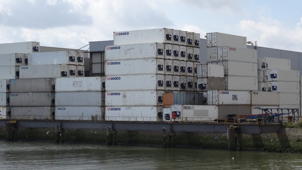 港口集装箱货柜，Shipping container stacks - Port of Rotterdam - 2014 - 2.jpg