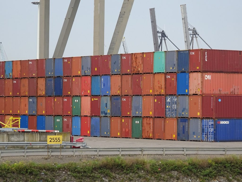 港口集装箱货柜，Shipping container stacks - Port of Rotterdam - 2017 - 1.jpg