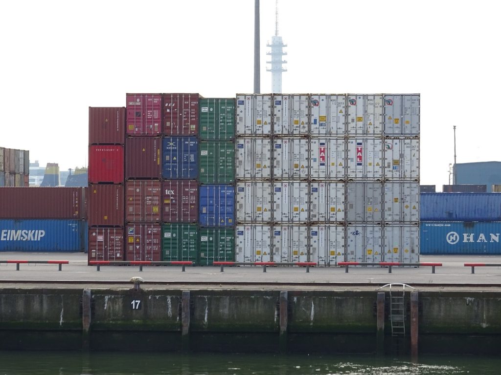 港口集装箱货柜，Shipping container stacks - Port of Rotterdam - 2017 - 2.jpg