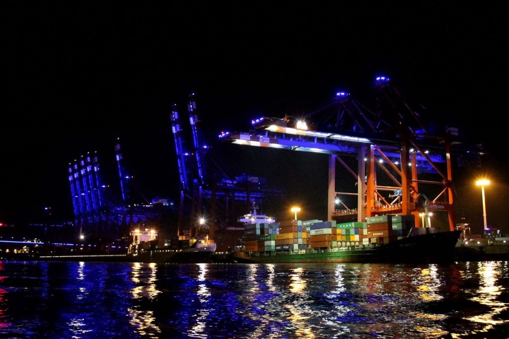 集装箱堆场，Eurogate Container Terminal im Hafen Hamburg, Deutschland.jpg