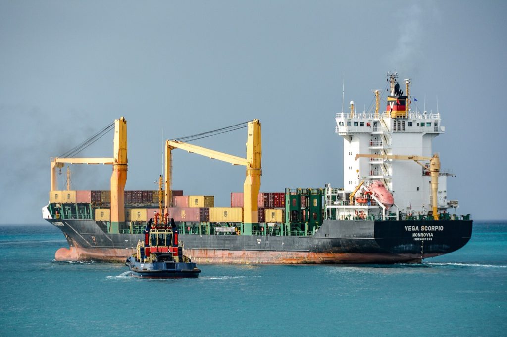 货柜船,2015-02-07 VEGA SCORPIO - IMO 9491599, with tug, BARBADOS II - IMO 9229221.jpg